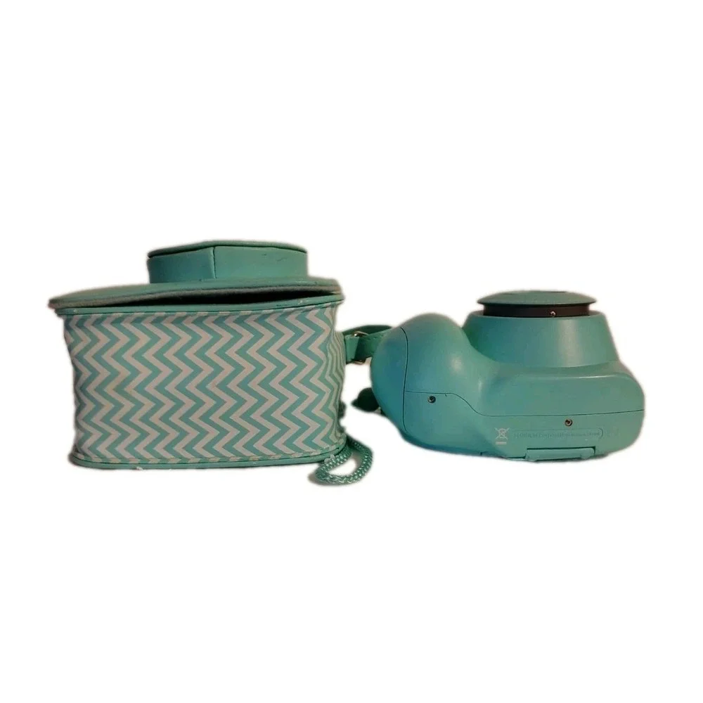 Fujifilm Instax Mini 7S Seafoam Green Instant Film Camera W/ Carrying Case